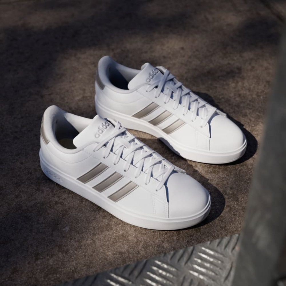 Adidas women’s sneakers - Picture 11 of 11
